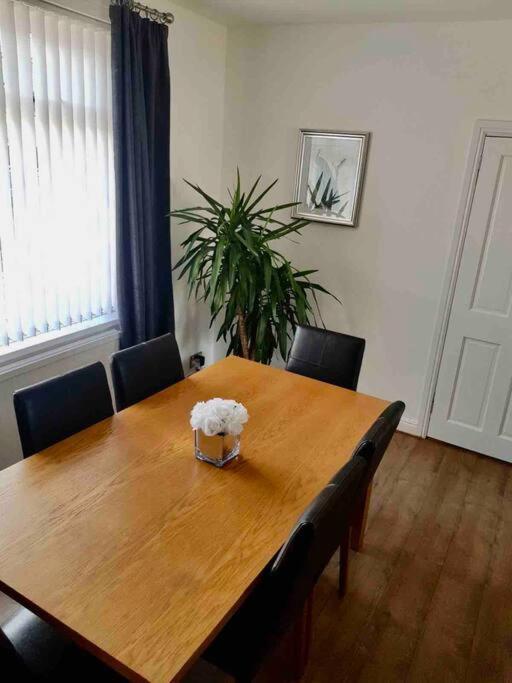 Coniston House Lancaster 3 Bedrooms Parking And Garden Exteriér fotografie
